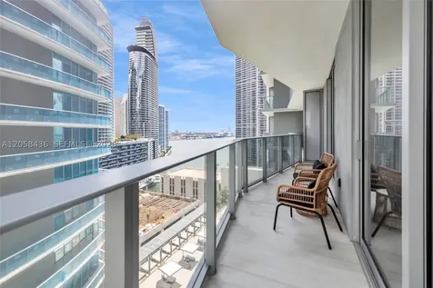 77 SE 5th Street Miami FL 33131