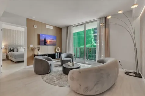 77 SE 5th Street Miami FL 33131