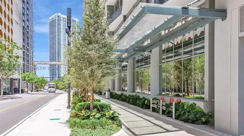 77 SE 5th Street Miami FL 33131