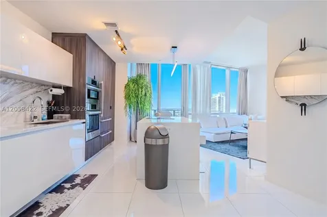 851 NE 1st Avenue Miami FL 33132