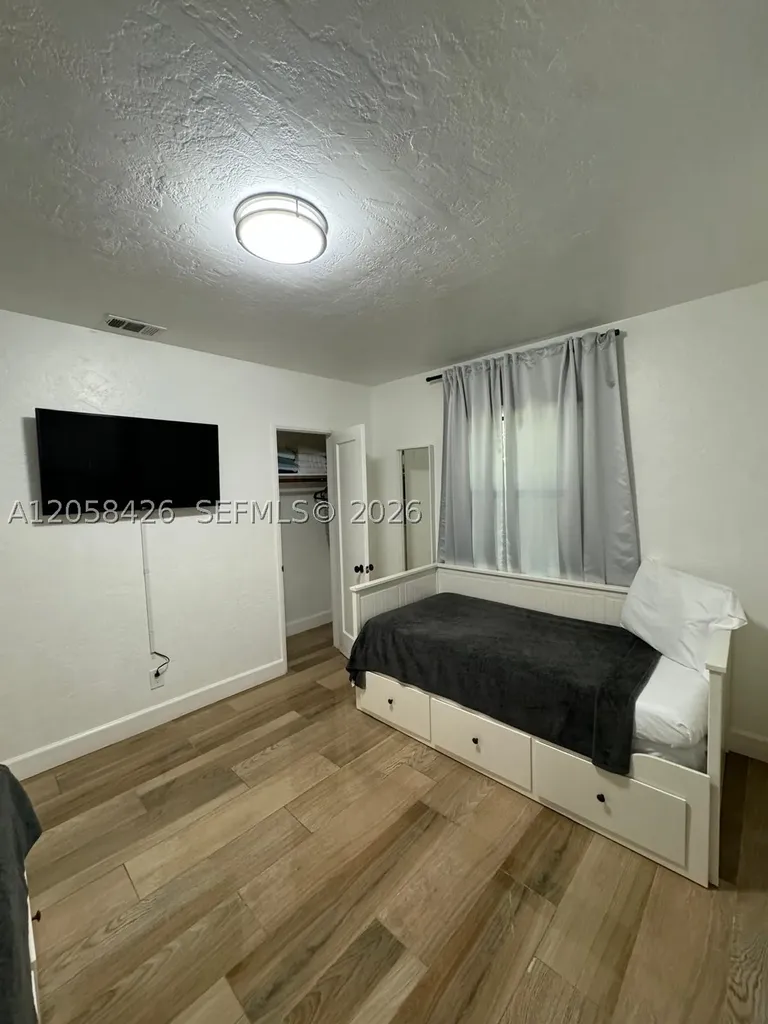 207 SW 11th Street Fort Lauderdale FL 33315