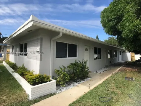 1061 NE 34th Oakland Park FL 33334