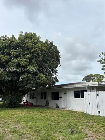 1061 NE 34th Oakland Park FL 33334