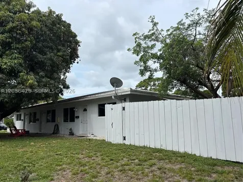 1061 NE 34th Oakland Park FL 33334