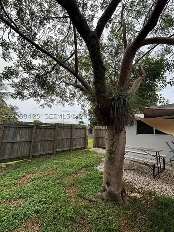 1061 NE 34th Oakland Park FL 33334
