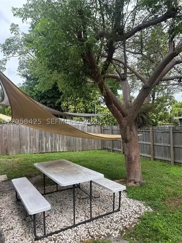 1061 NE 34th Oakland Park FL 33334
