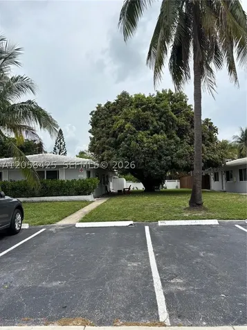 1061 NE 34th Oakland Park FL 33334