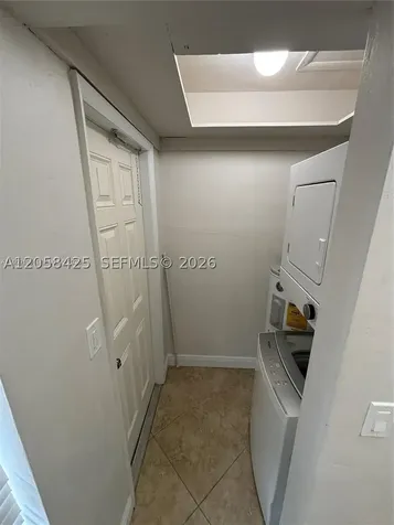 1061 NE 34th Oakland Park FL 33334
