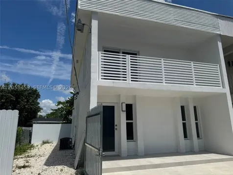 3315 NW 13th Terrace Miami FL 33125