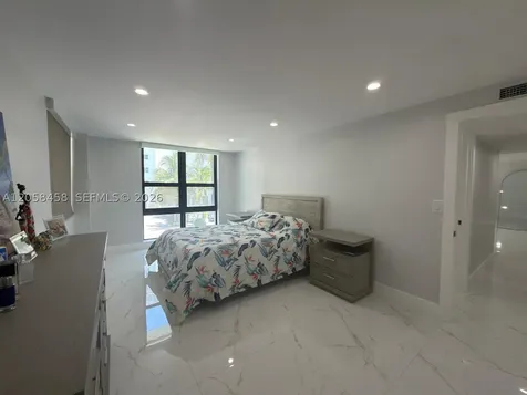 1800 Collins Avenue Miami Beach FL 33139