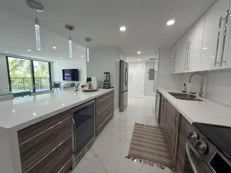 1800 Collins Avenue Miami Beach FL 33139