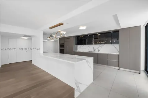 9 Island Avenue Miami Beach FL 33139