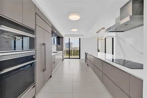 9 Island Avenue Miami Beach FL 33139