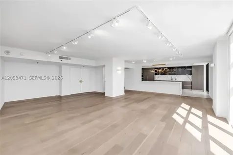 9 Island Avenue Miami Beach FL 33139