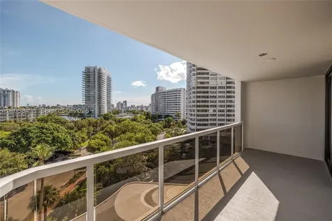 9 Island Avenue Miami Beach FL 33139