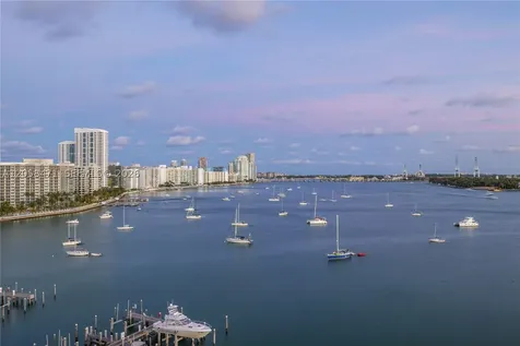 9 Island Avenue Miami Beach FL 33139