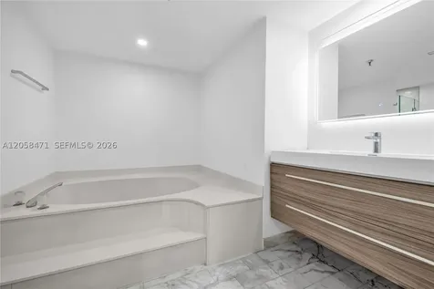 9 Island Avenue Miami Beach FL 33139