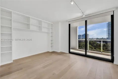 9 Island Avenue Miami Beach FL 33139