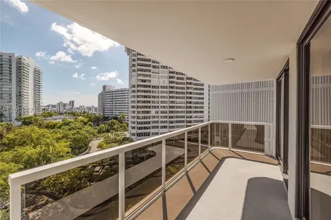 9 Island Avenue Miami Beach FL 33139