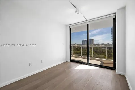 9 Island Avenue Miami Beach FL 33139