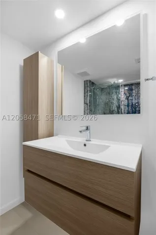 9 Island Avenue Miami Beach FL 33139