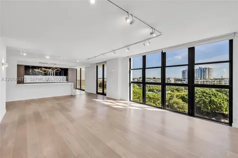 9 Island Avenue Miami Beach FL 33139