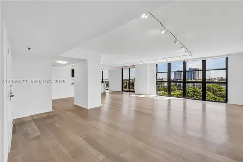 9 Island Avenue Miami Beach FL 33139