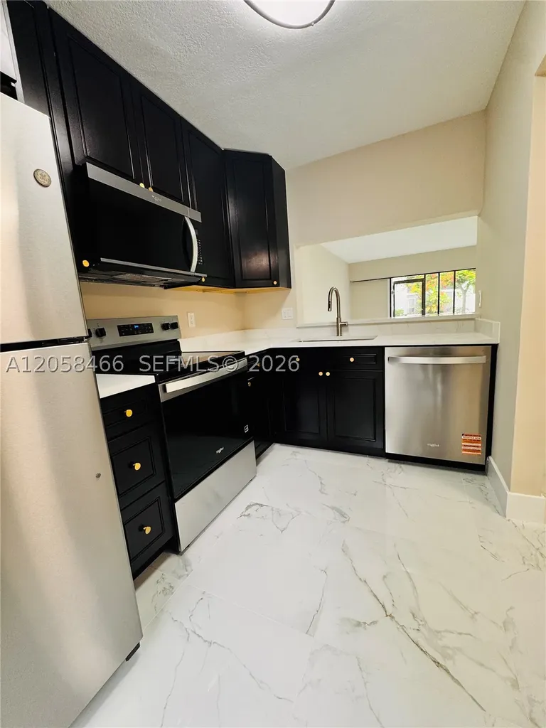3939 NE 5th Avenue Boca Raton FL 33431