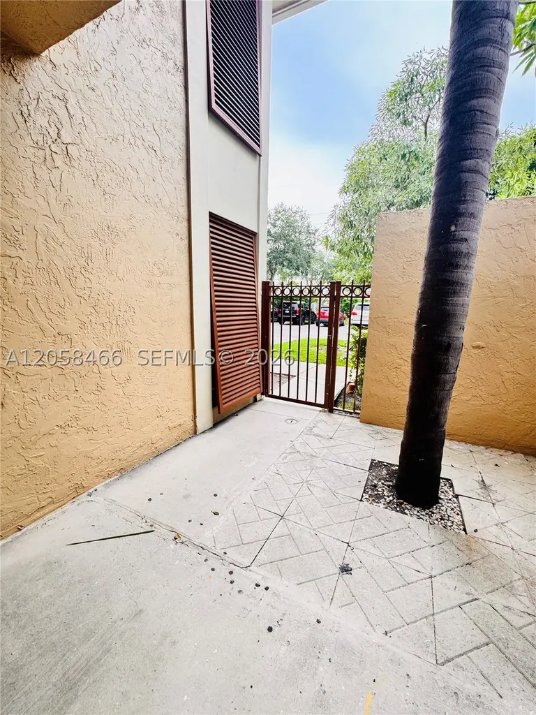 3939 NE 5th Avenue Boca Raton FL 33431