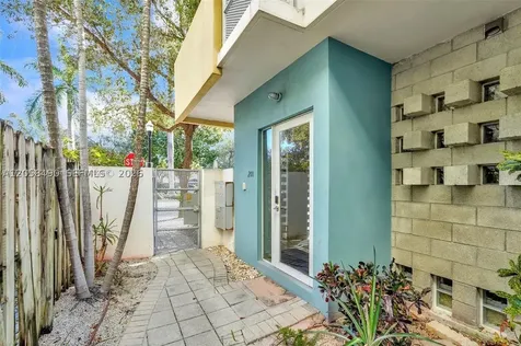 200 Washington Avenue Miami Beach FL 33139