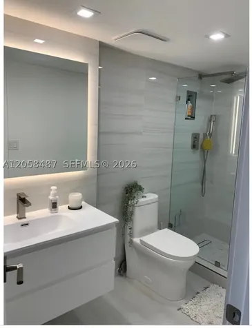 2555 Collins Avenue Miami Beach FL 33140