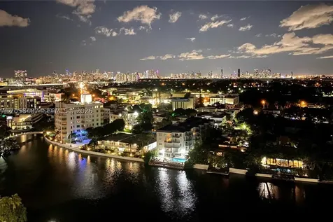 2555 Collins Avenue Miami Beach FL 33140
