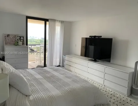2555 Collins Avenue Miami Beach FL 33140