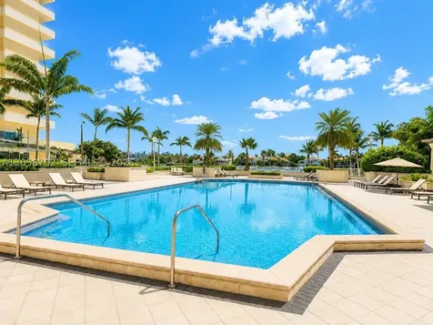 5600 Collins Avenue Miami Beach FL 33140
