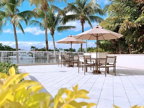 5600 Collins Avenue Miami Beach FL 33140