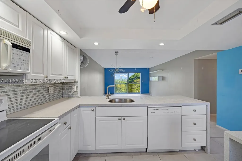 4800 Hillcrest Lane Hollywood FL 33021