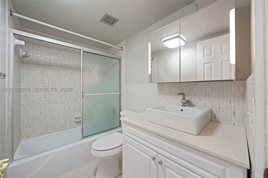 4800 Hillcrest Lane Hollywood FL 33021
