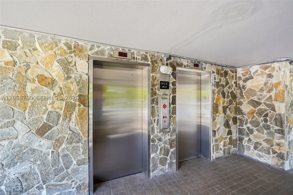 4800 Hillcrest Lane Hollywood FL 33021