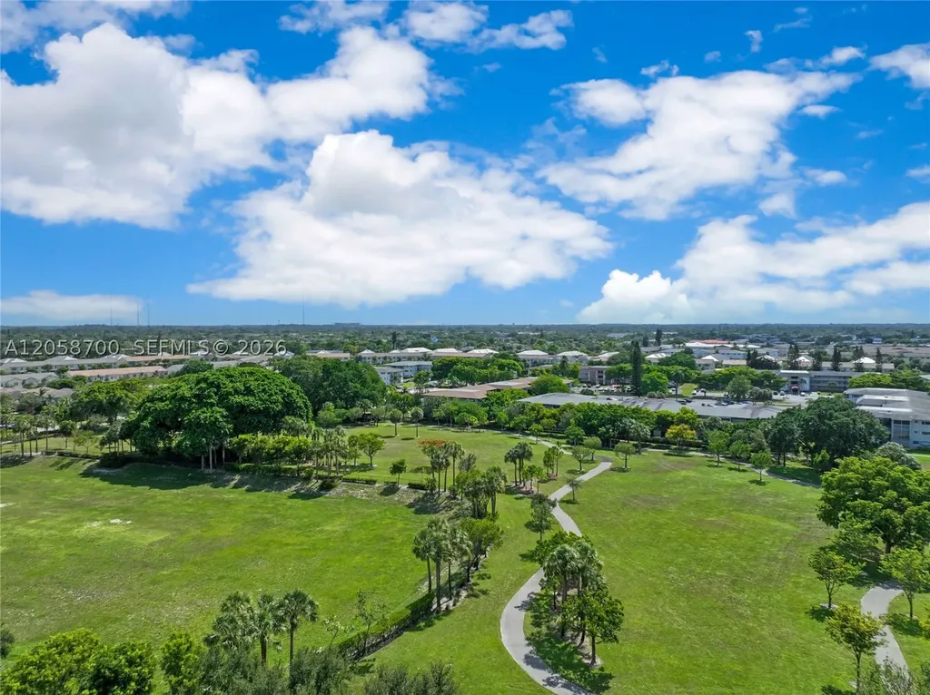4800 Hillcrest Lane Hollywood FL 33021