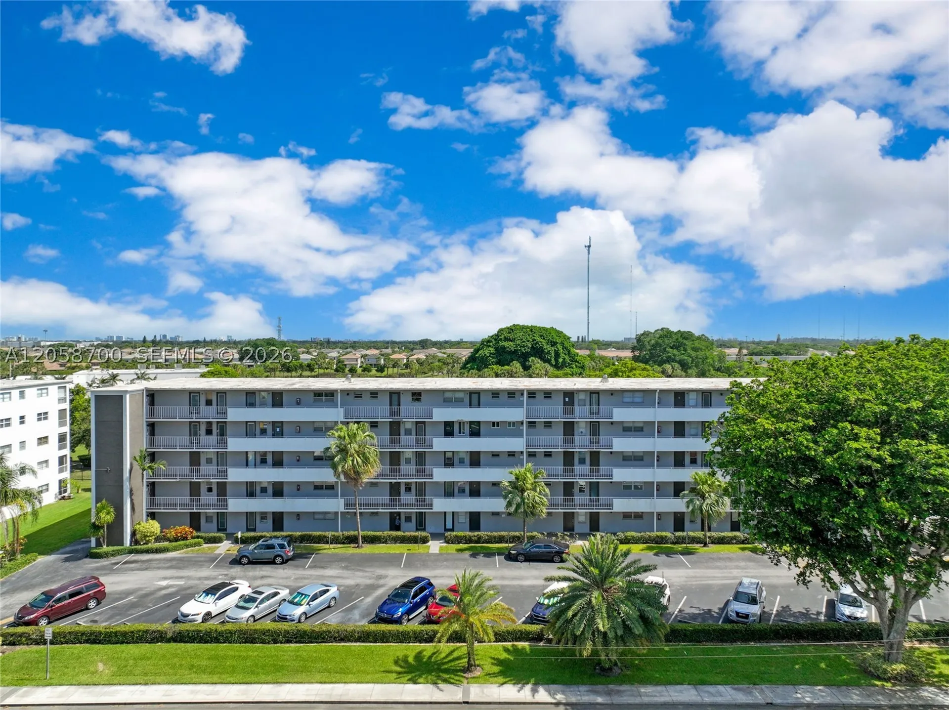 4800 Hillcrest Lane Hollywood FL 33021