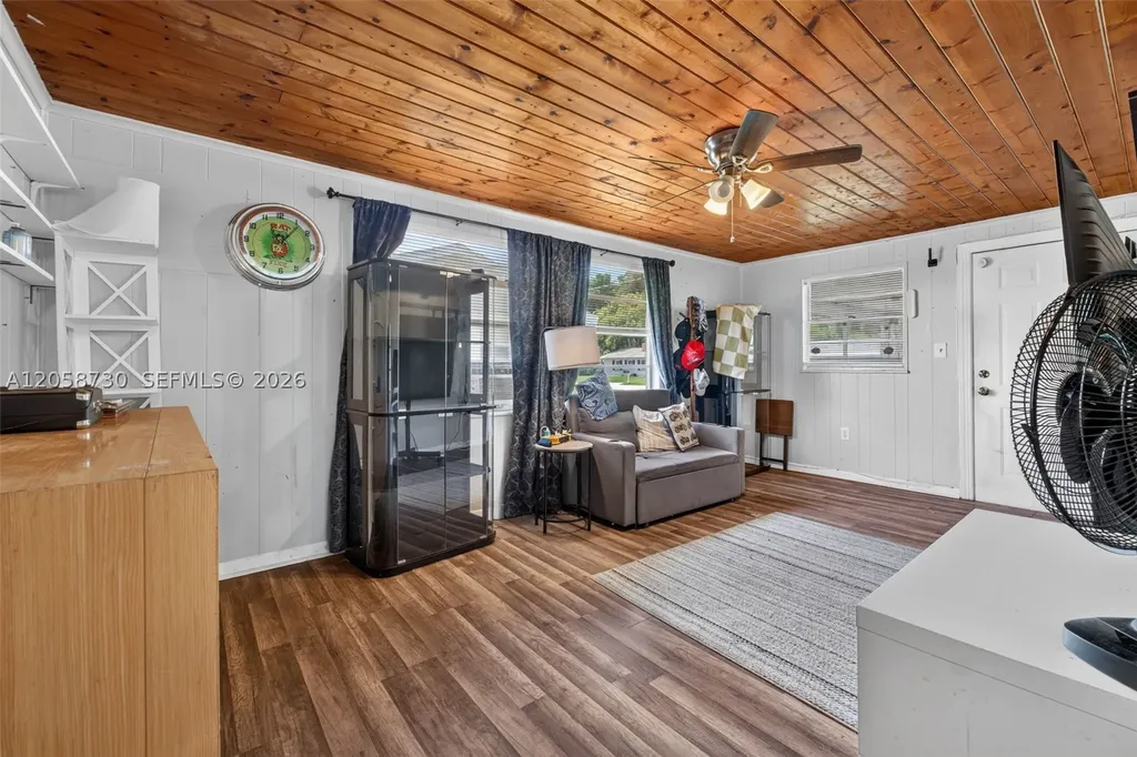 215 Palm Avenue Other City - In The State Of Florida FL 33823