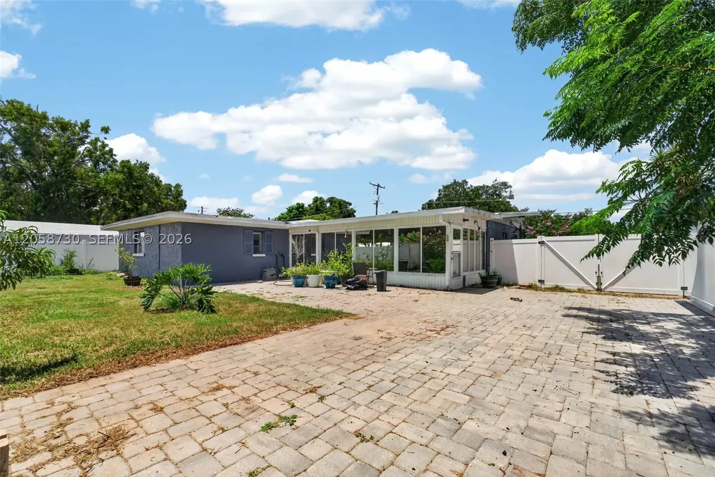 215 Palm Avenue Other City - In The State Of Florida FL 33823
