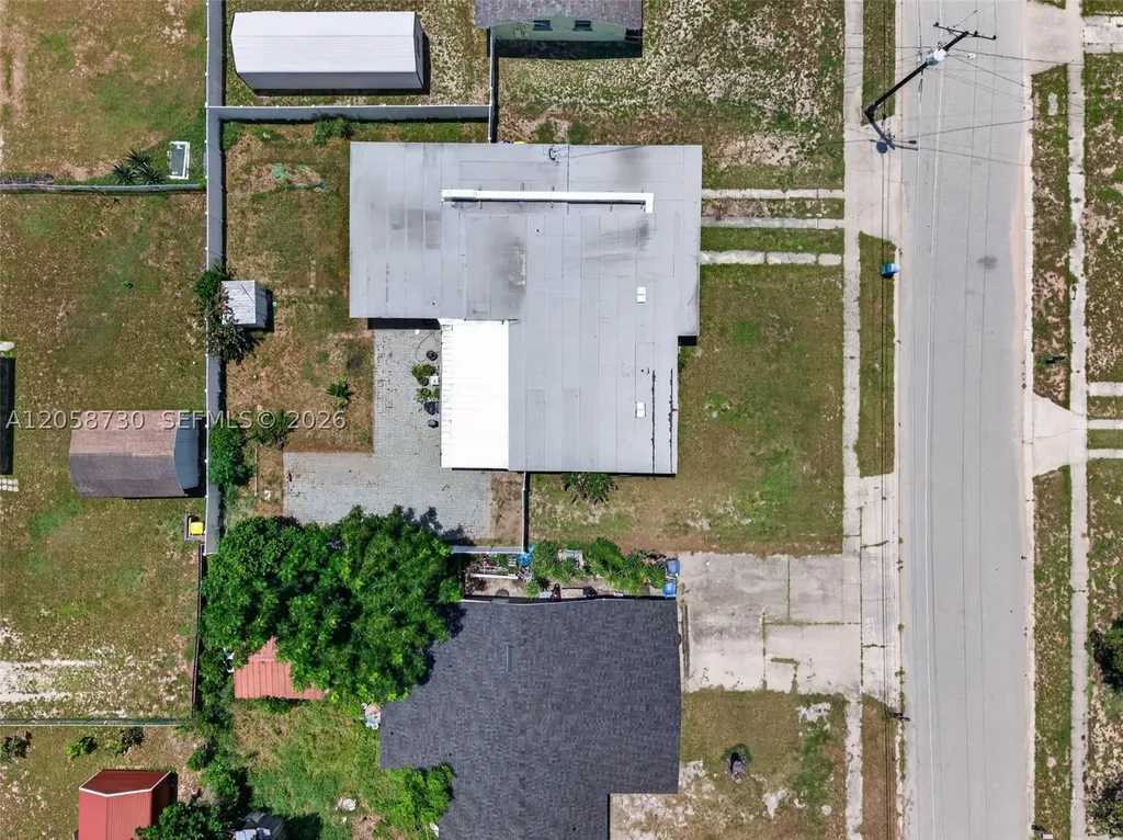 215 Palm Avenue Other City - In The State Of Florida FL 33823