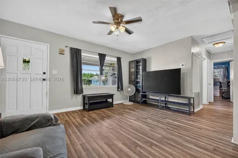 215 Palm Avenue Other City - In The State Of Florida FL 33823