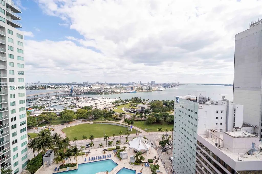 253 NE 2nd Street Miami FL 33132