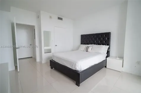 253 NE 2nd Street Miami FL 33132