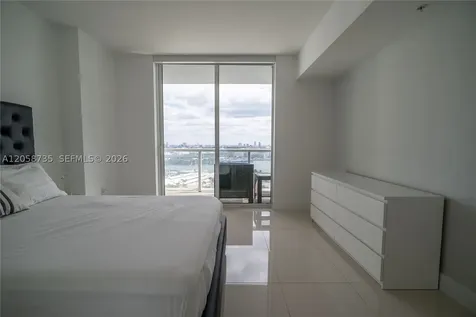 253 NE 2nd Street Miami FL 33132