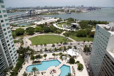 253 NE 2nd Street Miami FL 33132
