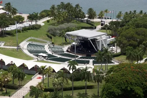 253 NE 2nd Street Miami FL 33132