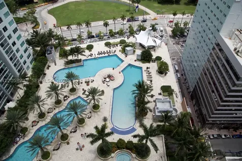 253 NE 2nd Street Miami FL 33132